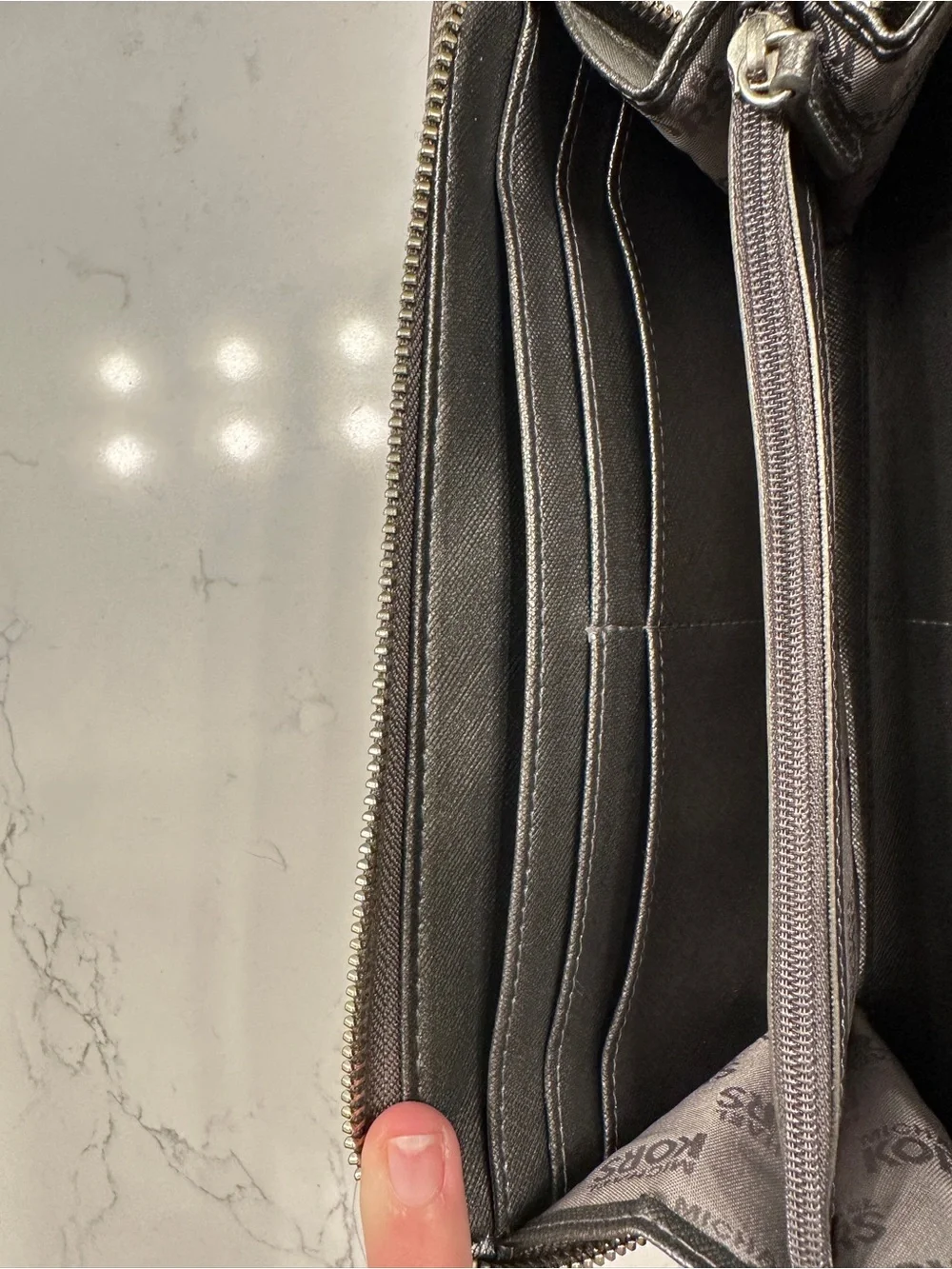 Michael Kors Wallet - reflective silver/bronze color